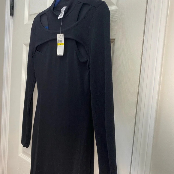 Black Cut-Out Dress - Picture 5 of 8